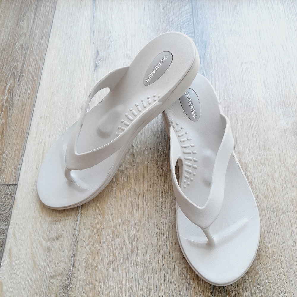 Okabashi Classic Silver Cream Thong Summer Beach Wedge Sandals Sz: M(7/8)